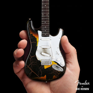 FENDER - (設立 80周年 ) - Burnt Fender Stratocaster Signature